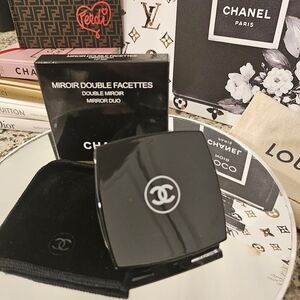 Chanel Double-sided mirror with velvet pouch new in box!